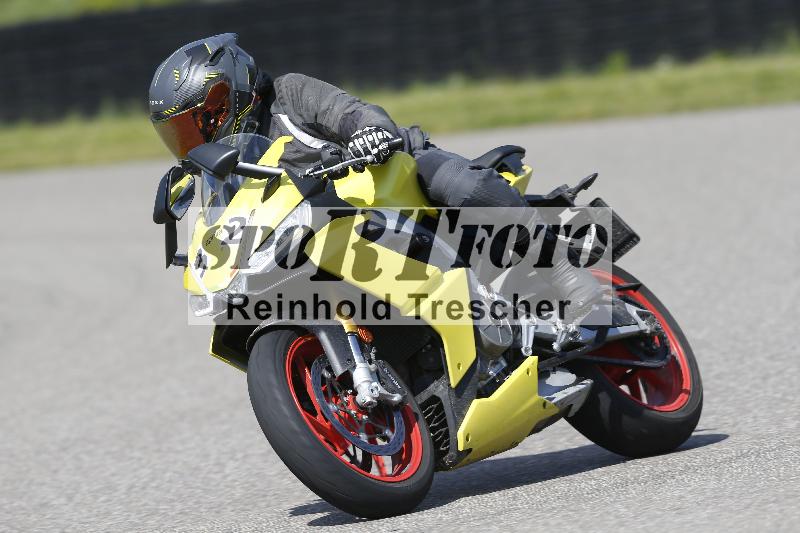 /Archiv-2025/09 22.04.2025 Cornu Master School ADR/gruen-vert/32